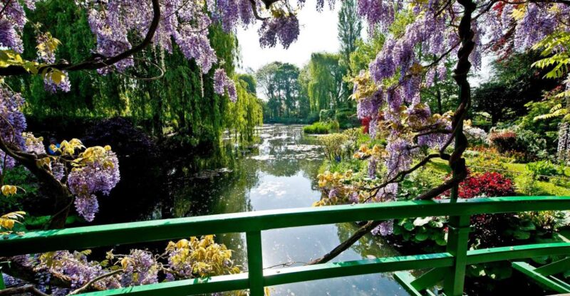 From Paris: Private Day Trip to Giverny and Auvers Sur Oise - Marveling at the Water Garden