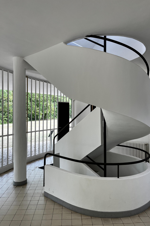 From Paris : PRIVATE TOUR - Villa Savoye - Le Corbusier - Key Points