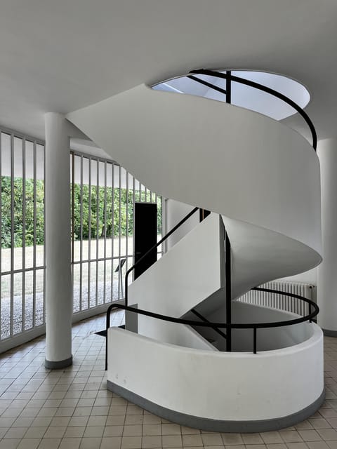 From Paris : PRIVATE TOUR - Villa Savoye - Le Corbusier - Significance of Villa Savoye