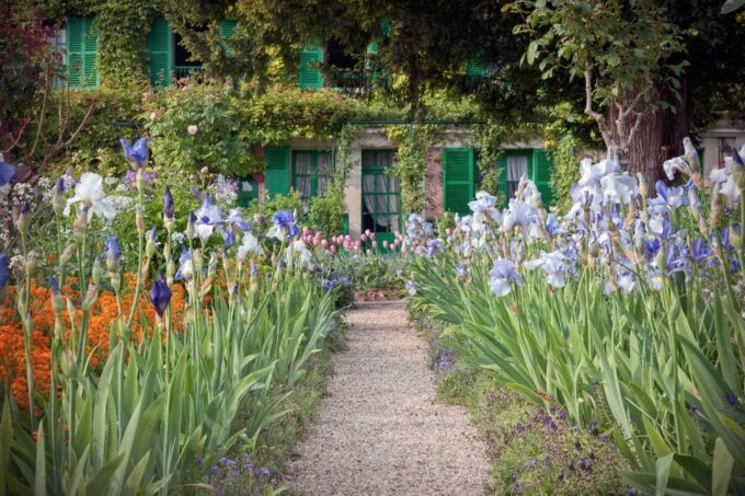 From Paris: Private Trip to Giverny, Monets House & Museum - Convenient Hotel Pickup and Dropoff