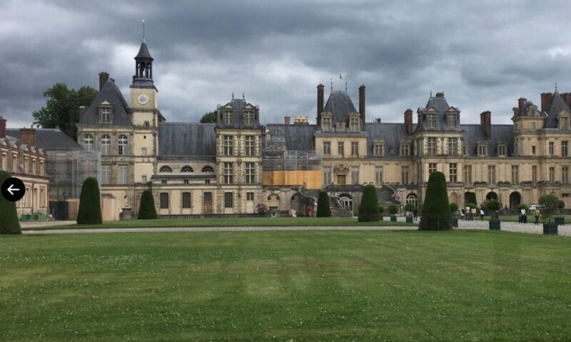 From Paris: the Grand Christmas at Vaux Le Vicomte & Fontainebleau - Key Points
