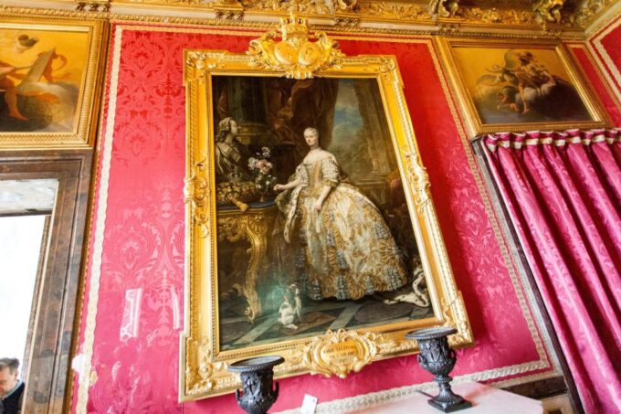 From Paris: Versailles Guided Tour With Skip-The-Line Entry - Exploring the Palace