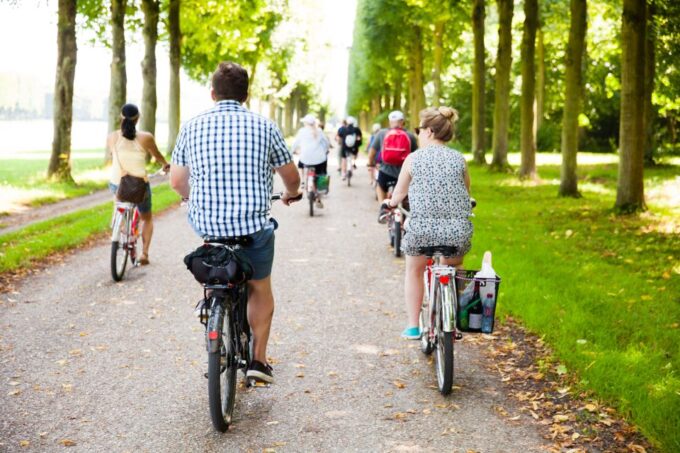 From Paris: VIP Versailles Bike Tour & Kings Apartment Tour - Exploring Versailles by Bike