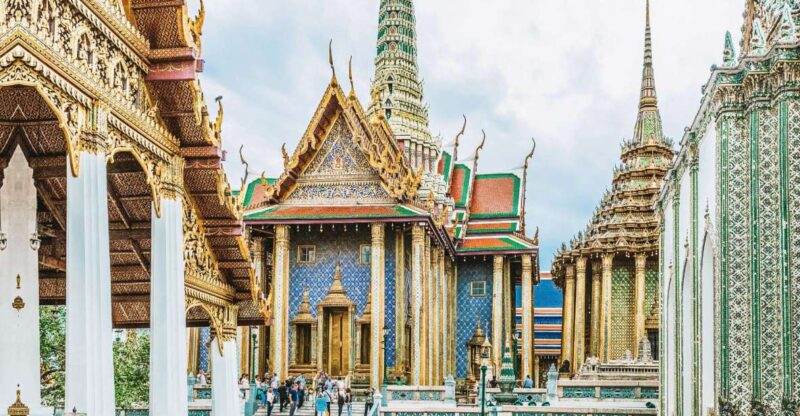 From Pattaya: Bangkok Temples Full-Day Tour - Bangkok Flower Market