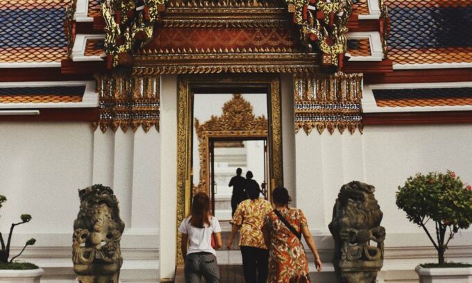From Pattaya: Bangkok Temples Full-Day Tour - Transportation and Logistics