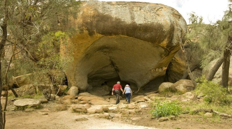 From Perth: Wave Rock and York Cultural Tour With a Guide - Key Points