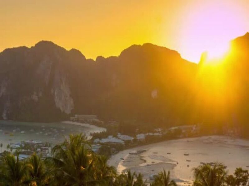 From Phi Phi: Beat the Crowds Island Hopping Tour - Included in the Tour