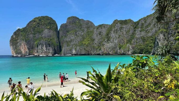 From Phi Phi Island :Half-day Tour by Longtail Boat - Getting to the Meeting Point