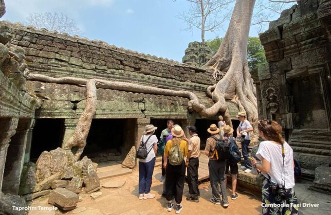 From Phnom Penh: Angkor Wat, Bayon, and Ta Prohm Day Trip - Pickup and Travel Time