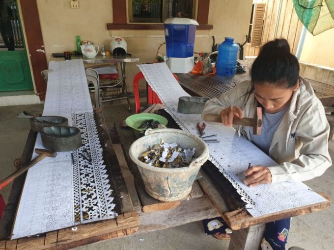 From Phnom Penh: Oudong Stupas & Silver Smith Village - Getting to Oudong
