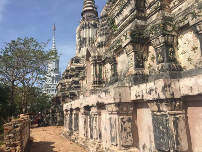 From Phnom Penh: Oudongk Mountain and Koh Chen Island Tour - Frequently Asked Questions