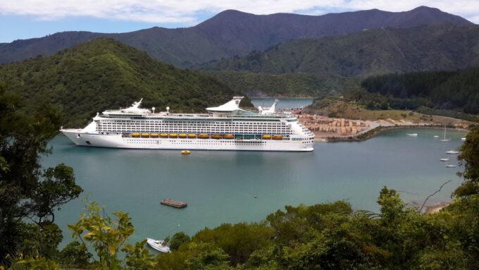 From Picton: Marlborough Wine Trip Shore Excursion - Lunch and Refreshments