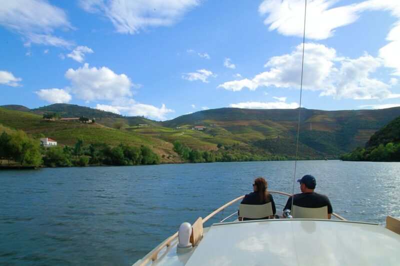 From Pinhão: Private Yacht Cruise Along the Douro River - Lounge and Roof Features