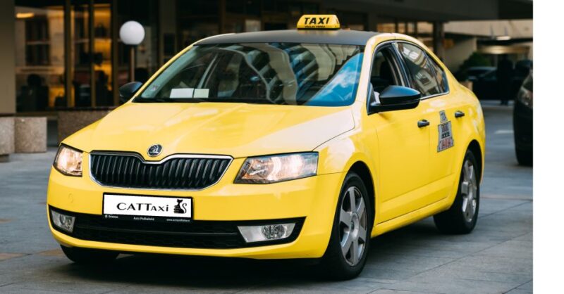 From Piraeus Port: Transfer to Athens International Airport - Customizable Passenger Capacity