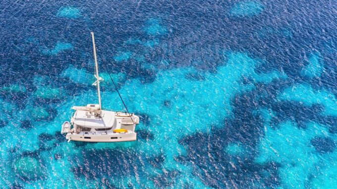 From Playa Del Carmen: Isla Mujeres Catamaran Tour - Dining and Beverage Options