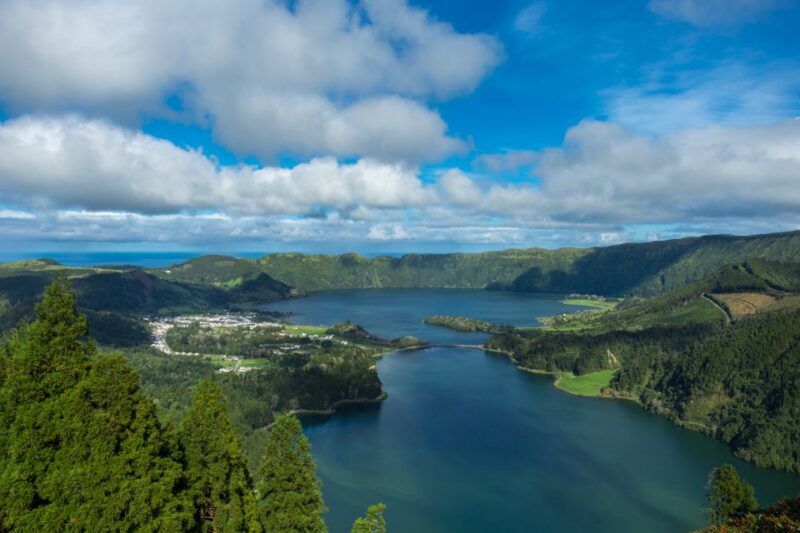 From Ponta Delgada: Vista Do Rei to Sete Cidades Guided Trek - Trekking Experience