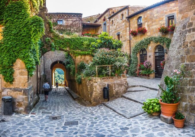 From Port Mystic Orvieto & Dying City Civita Bagnoregio Tour - Tour Duration and Group Size
