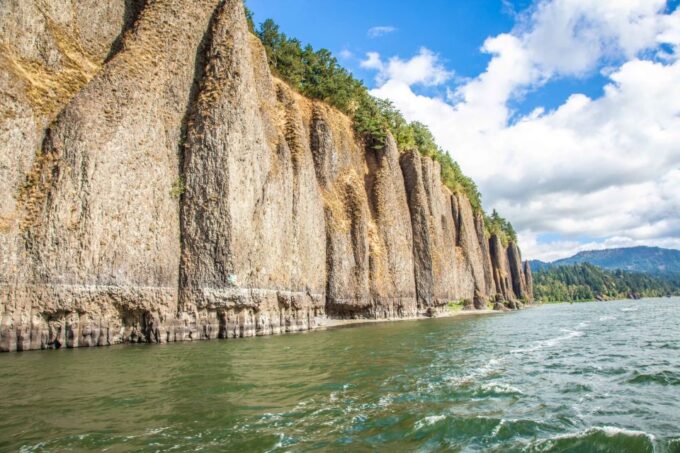 From Portland: 7 Wonders of the Gorge Jetboat Cruise - Highlights of the Gorge Scenery