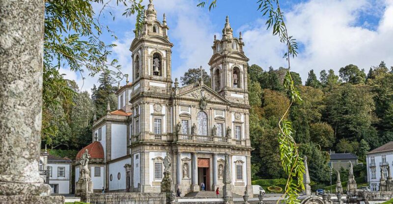 From Porto: Braga & Guimarães Full Day Experience With Lunch - Key Sites in Guimarães