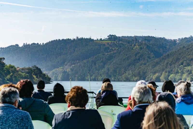 From Porto: Douro River Cruise to Régua With Lunch - Inclusions and Amenities