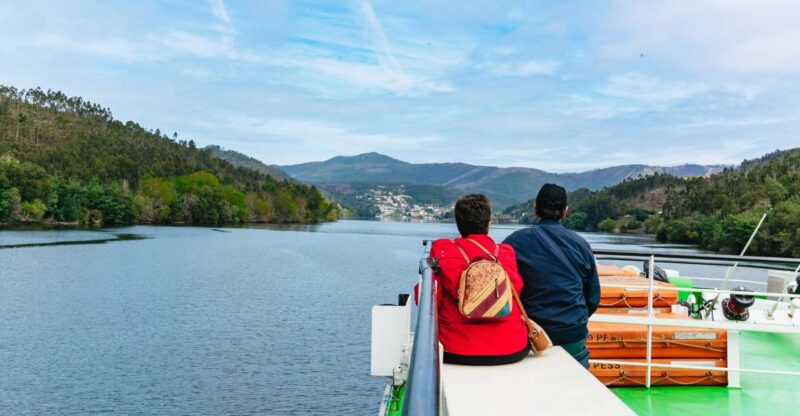 From Porto: Douro River Cruise to Régua With Lunch - Guided Experience and Language Options