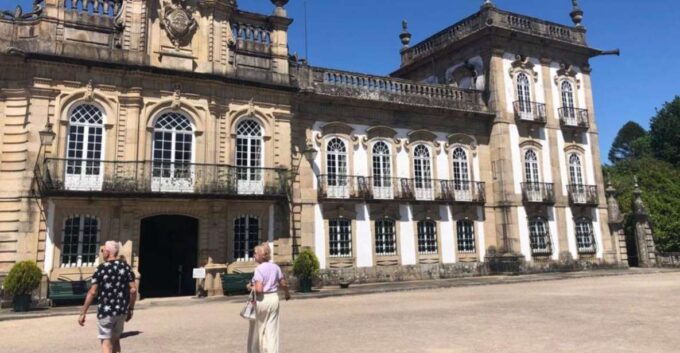 From Porto: Monção Wineries Tour With Wine Tastings - Winery: Palácio Da Brejoeira