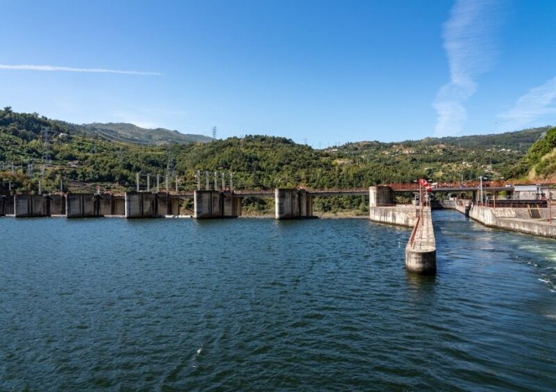 From Porto: Régua to Porto River Cruise With Lunch on Board - Scenic Landscapes and Highlights