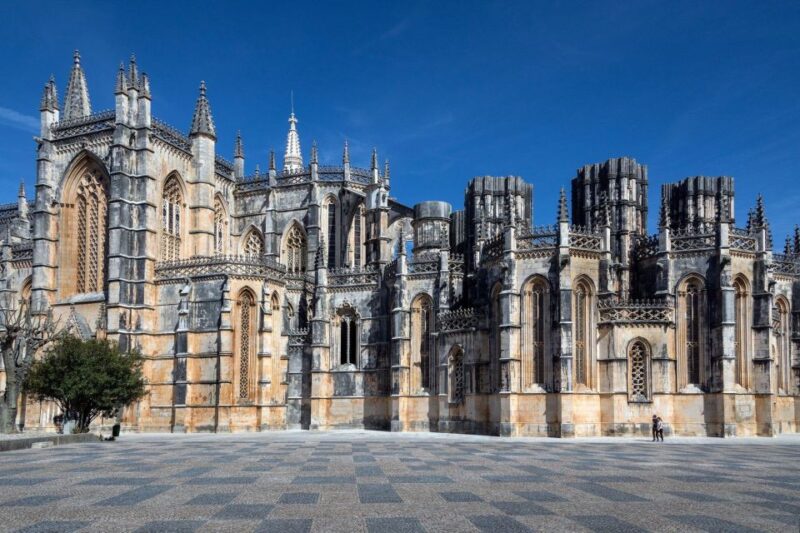 From Porto: Tour to Fatima / Batalha in 1 Day - Natural Experiences