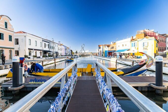 From Porto: Transfer to Lisbon With Stops Until 3 Cities - Óbidos Highlights