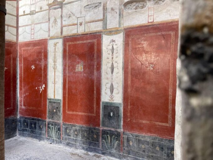 From Positano: Pompeii Tour Small Group All Inclusive - Guided Tour Highlights
