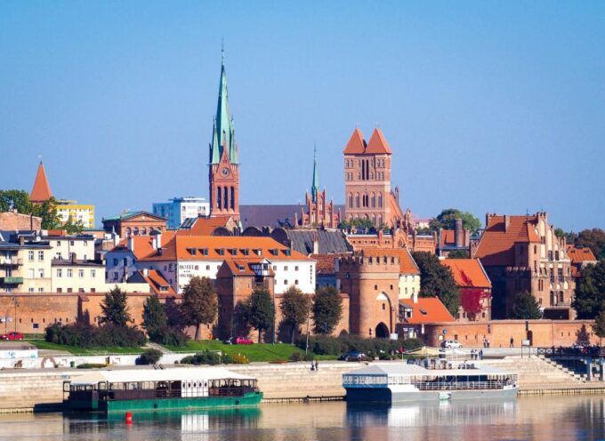 From Poznan: Torun Sightseeing Day Tour - Savor the Local Gingerbread