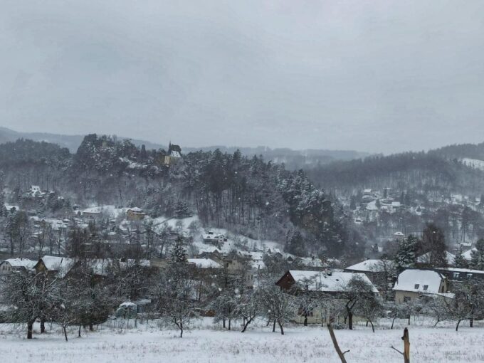 From Prague: Bohemian Paradise - Full-Day Hiking Trip - Frýdštejn Castle