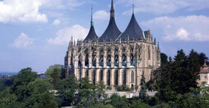 From Prague: Half-Day Coach Tour to Kutná Hora - Sedlec Ossuary (Bone Church)
