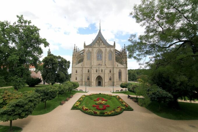 From Prague: Kutna Hora and Bone Chapel Tour - St. Barbaras Church