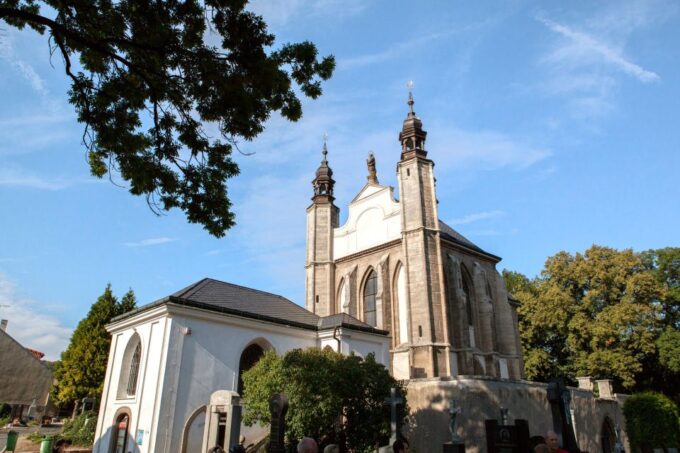 From Prague: Kutna Hora UNESCO Site Tour With Bone Chapel - Explore Kutna Horas Remarkable Sights