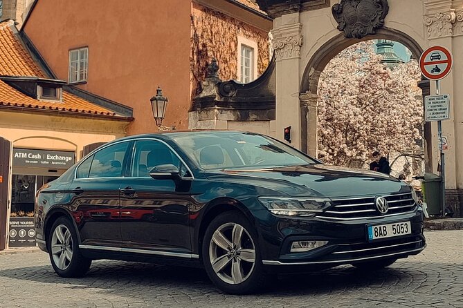 From Prague to Passau - Private Transfer by LIMOUSINE 3+1pax - Quick Points