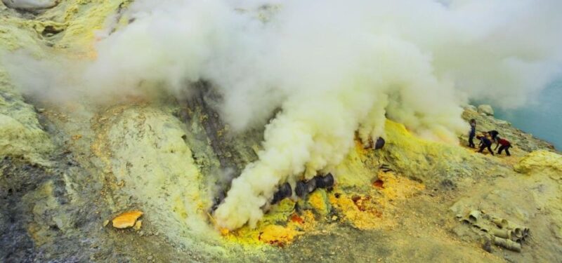 From Probolinggo: 2-Day Mount Bromo and Ijen Volcano Tour - Key Points