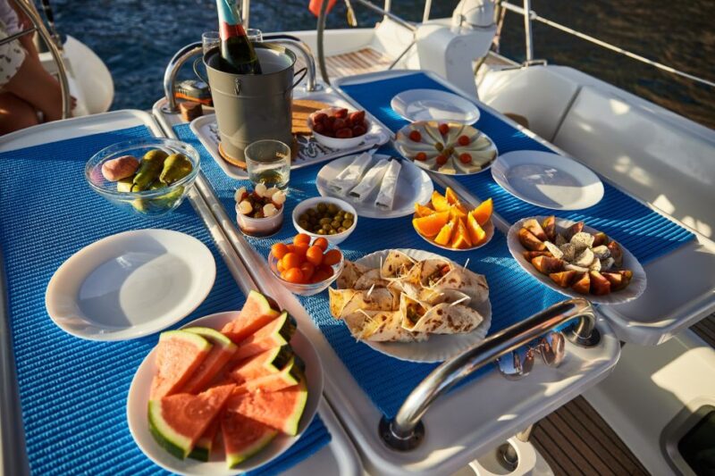 From Puerto De Mogán: Sailboat Trip With Food and Drinks - Sailing and Snorkeling Activities