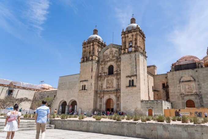 From Puerto Escondido: Gataway to Oaxaca in One Day. - Availability and Booking