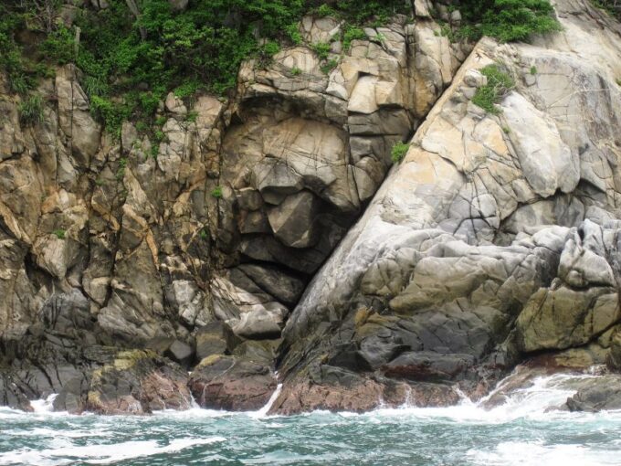 From Puerto Escondido: Huatulco 7 Bays Tour - Local Tastings and Village
