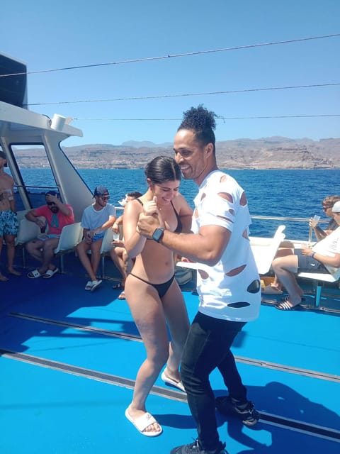 From Puerto Rico: Boat Party Along the Coast. - Boat Information