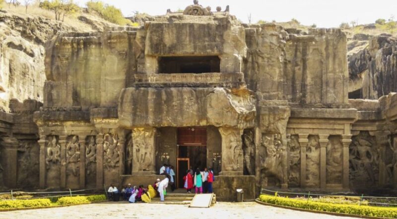 From Pune: Ajanta, Ellora Caves and Aurangabad Guided Tour - Day 1: Visit Aurangabad