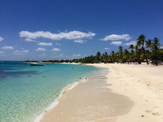 From Punta Cana: Catalina Snorkeling & Altos De Chavon Tour - Language Options