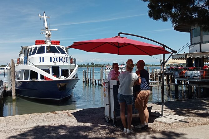 From Punta Sabbioni: Murano and Burano Venice in the Afternoon - Group Size and Accessibility