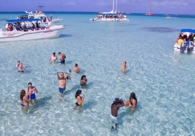 From Puntacana- Saona Island/Catamaran- Drinks and Buffet - Photography and Entertainment