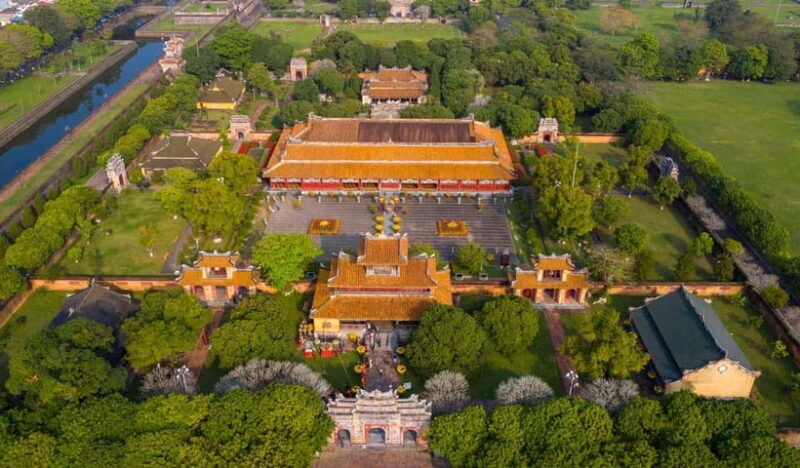 From Quang Binh: DMZ Quang Tri and Hue Guide Tour - Discovering the Hue Imperial Citadel: Palaces and Temples of the Nguyen Dynasty