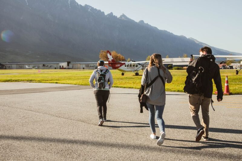 From Queenstown: Day Trip to Stewart Island by Plane - Birdwatching and Hiking