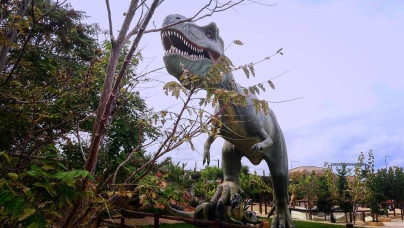 From Rethymno: Day Trip to Dinosauria Park and Cretaquarium - Augmented Reality and VR Simulators