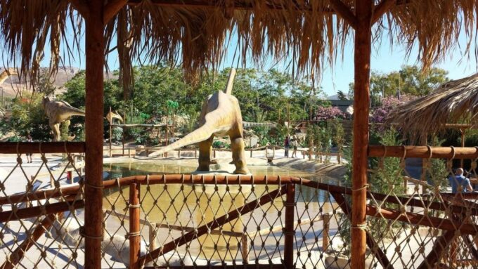 From Rethymno: Day Trip to Dinosauria Park and Cretaquarium - Dining Options at the Parks