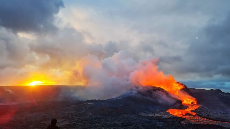 From Reykjavík: Fagradalsfjall Volcano Hike With Geologist - Health and Safety Information